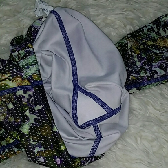 Lululemon athletica capris - Picture 8 of 8